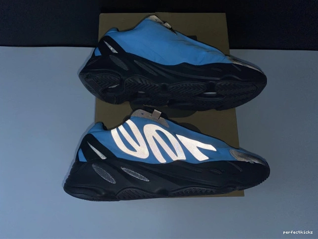 Yeezy 'Bright Boost Cyan' GZ3079 ADIDAS 700 MNVN 0722